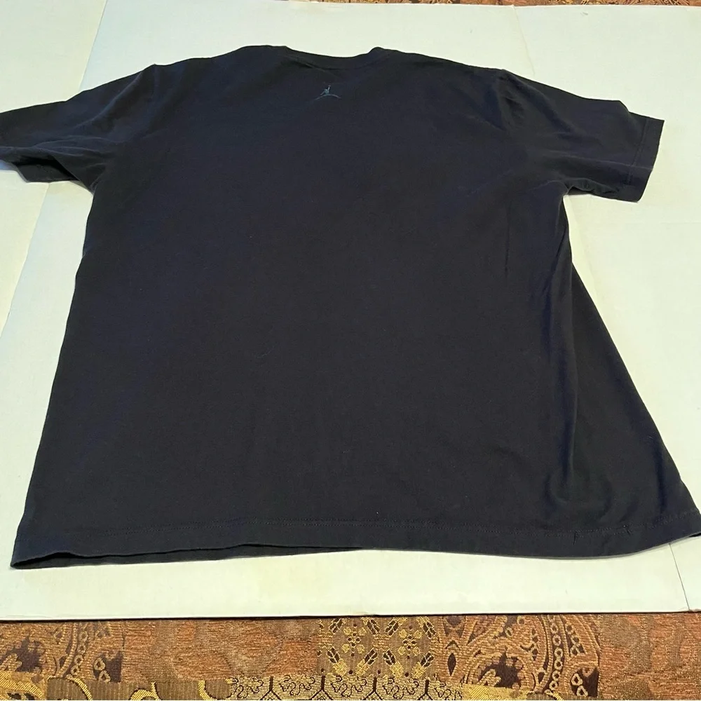 Jordan Mens Size Large Black Short Sleeve Shirt Dunk Jump Man Graphic Basketball